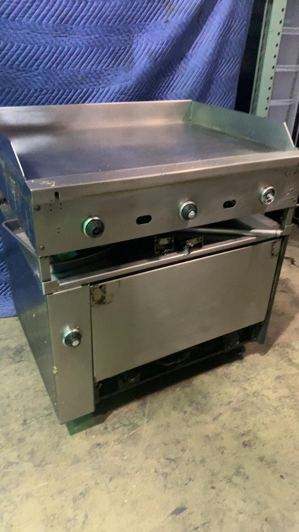 JR Range 36 Commercial Griddle, with Oven Base 3 Burners Gas Powered