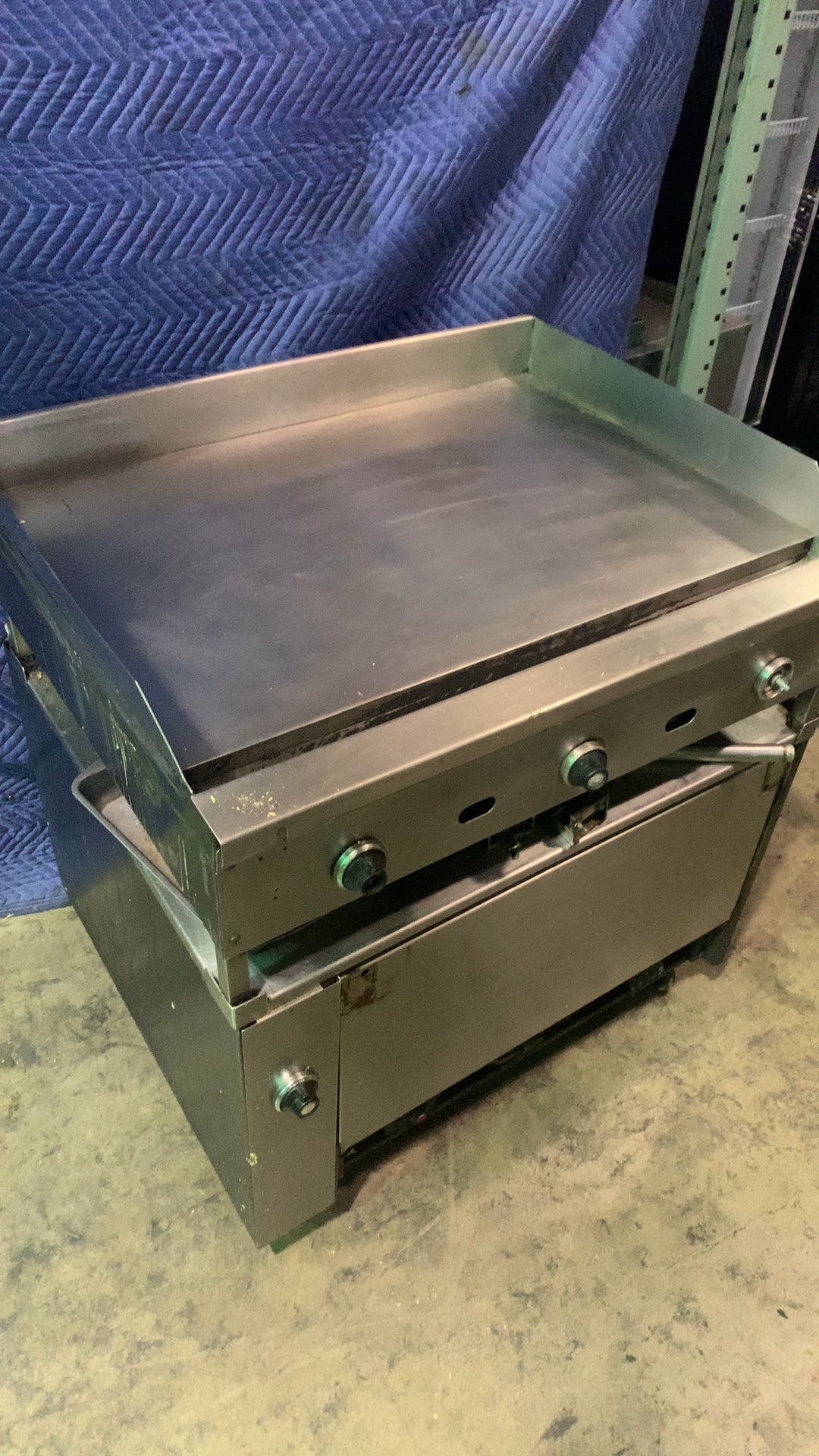 JR Range 36 Commercial Griddle, with Oven Base 3 Burners Gas Powered