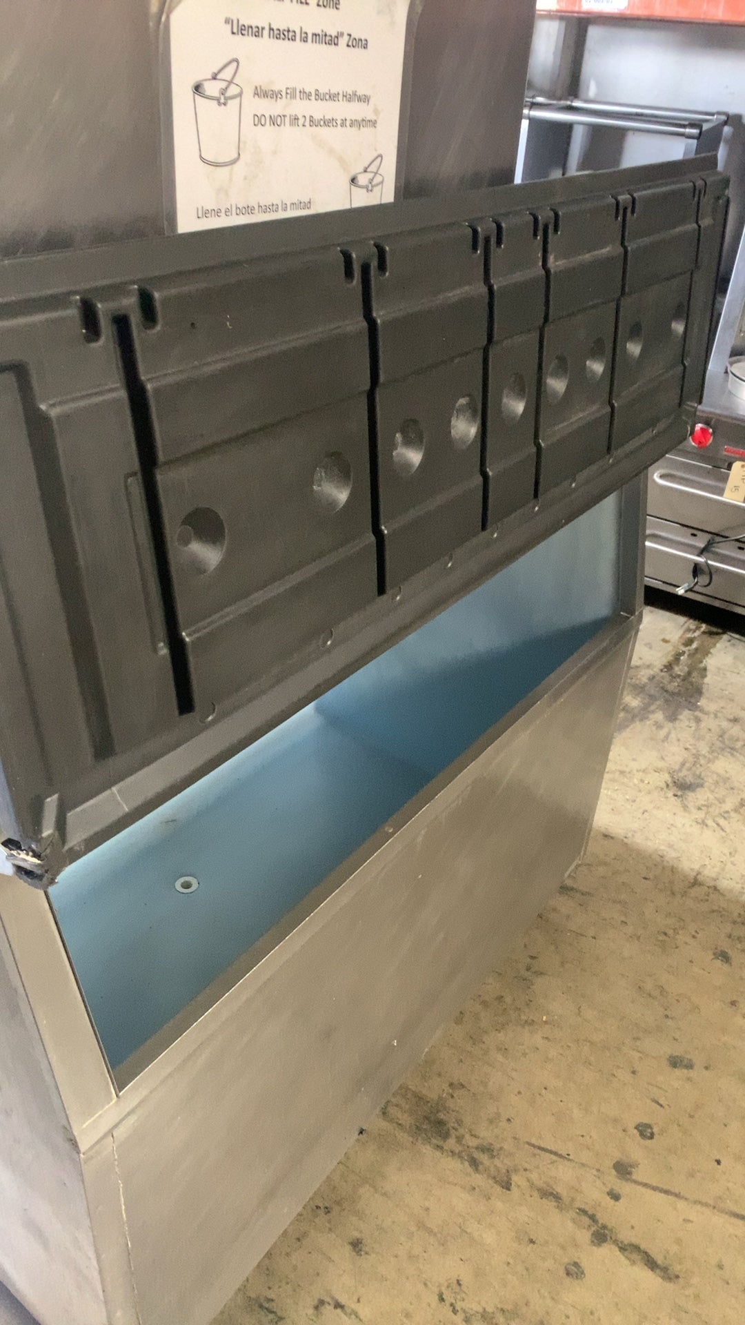Hoshizaki KM-1000MRH Commercial Ice Maker, 208-230V 1 Phase with Ice Bin R404A Refrigerant