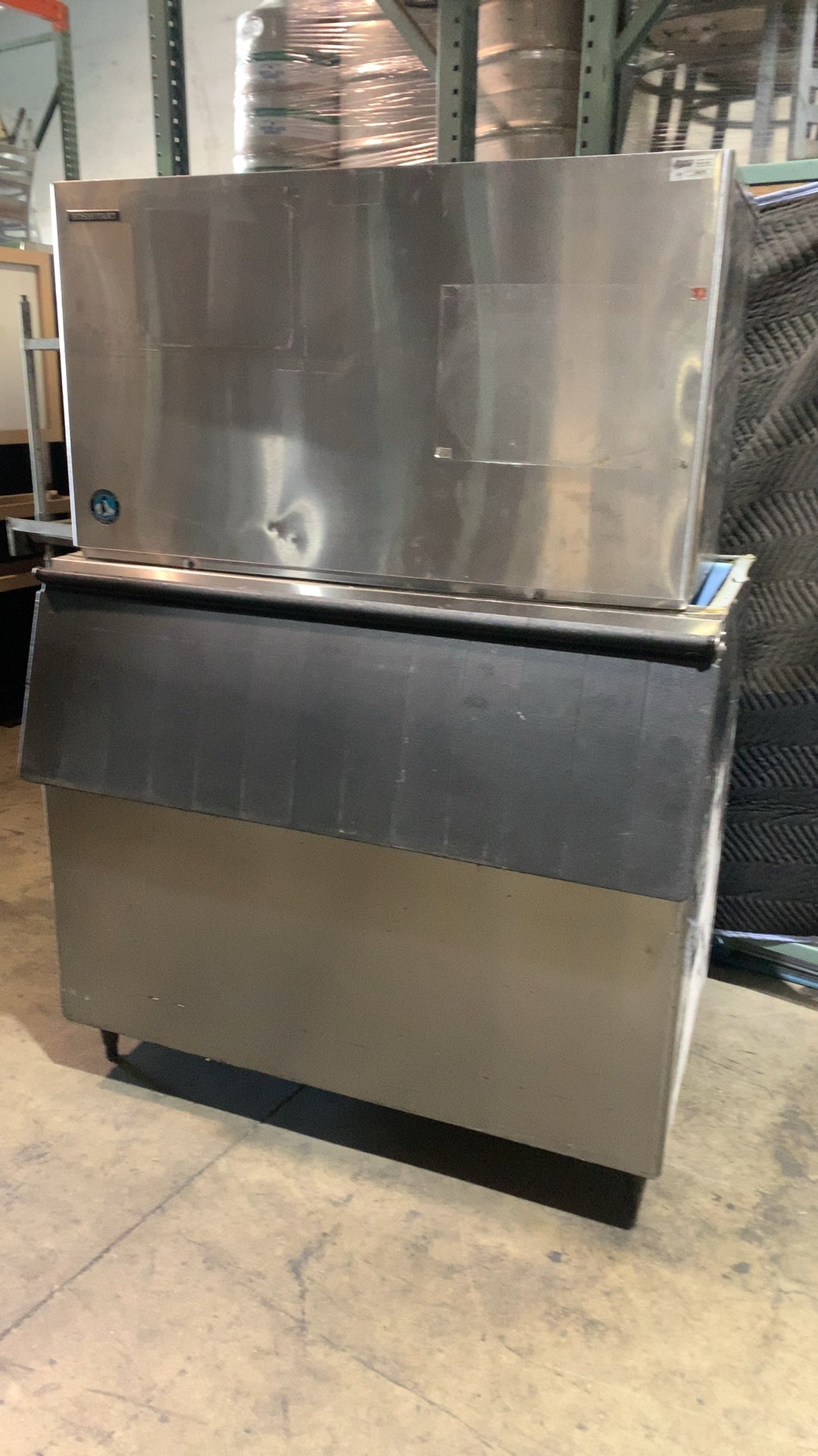 Hoshizaki KM-1301SRH Ice Maker, Modular with Storage Bin 208-230V 20 Amps Stainless Steel