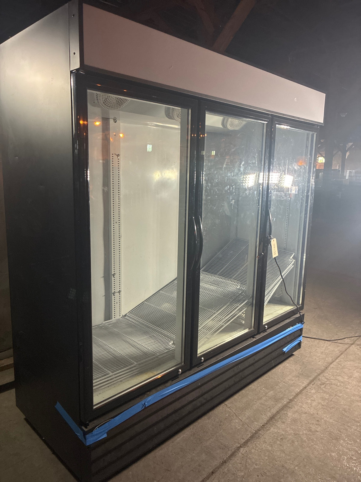 Kool-It KGM-75 Merchandiser, Refrigerated, 3 Glass Swing Doors, Mobile