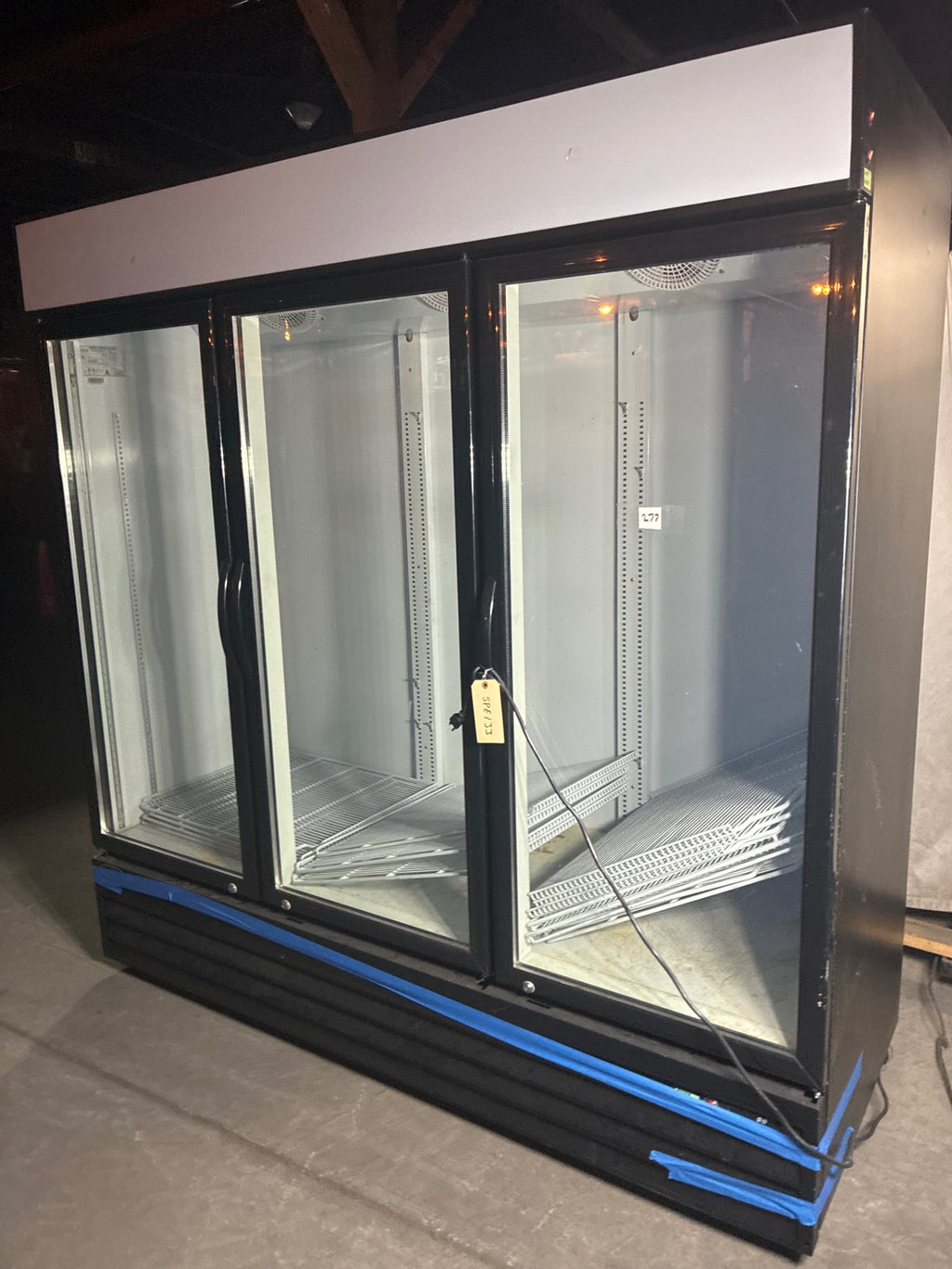 Kool-It KGM-75 Merchandiser, Refrigerated, 3 Glass Swing Doors, Mobile