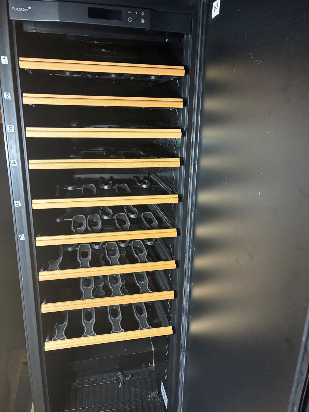 EUROCAVE V-259V3 Wine Fridge, Up-Right, Single Swing Door