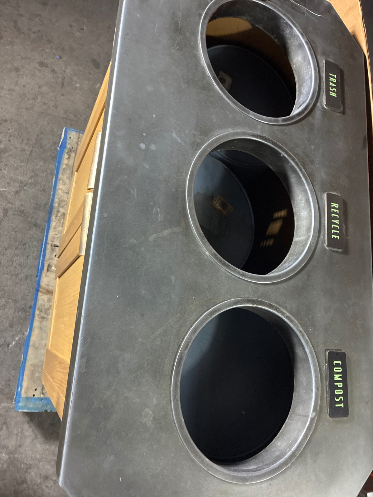 Lobby Waste Station, 3 Compartment