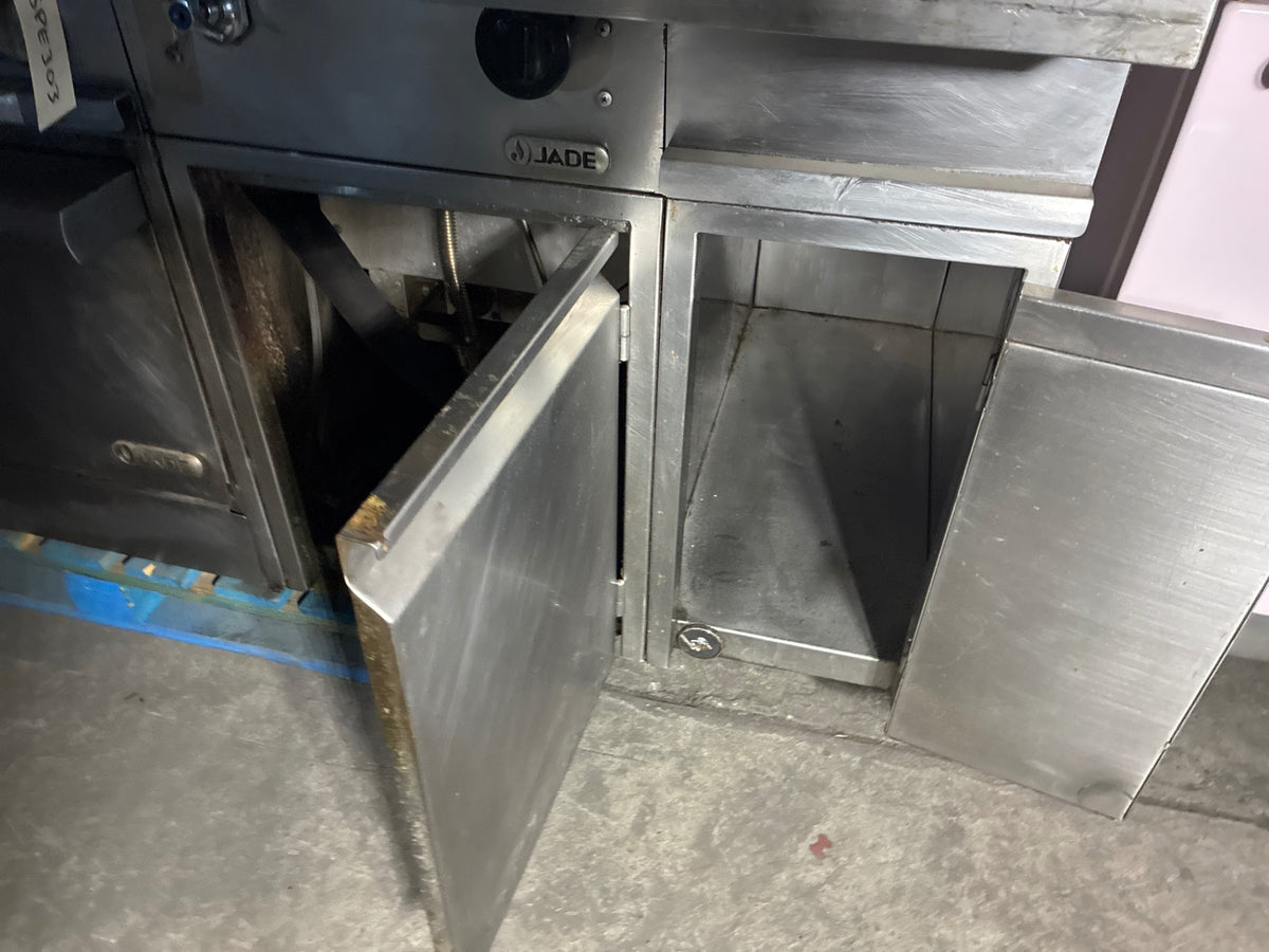 Jade Oven Range W/ Undershelf Storage, 3 Doors, 8 Burner, Stainless