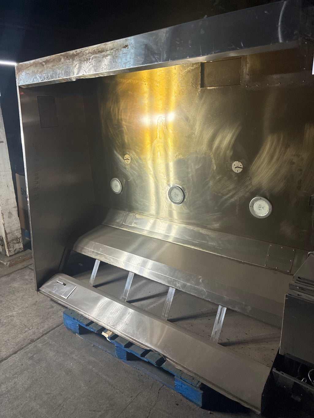 Gaylord Exhaust Hood, Right Side Wall Mounted, 79”