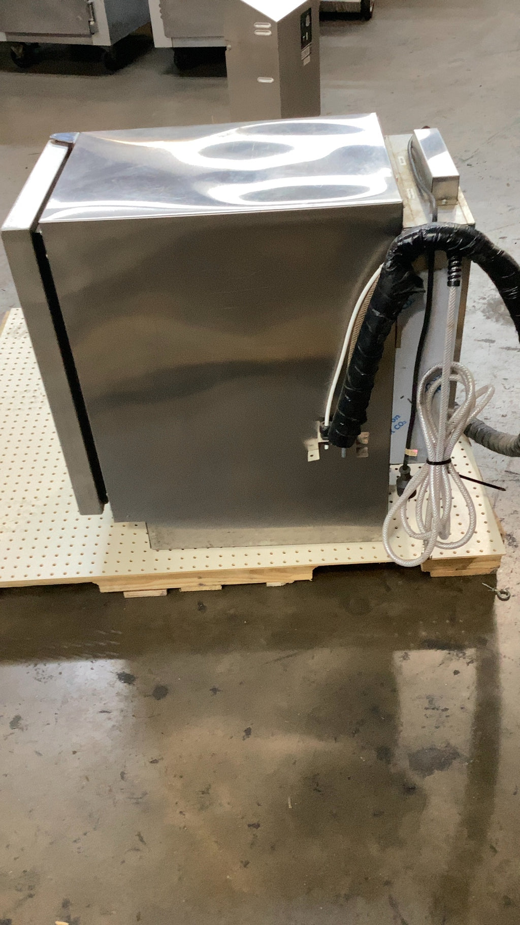 Automatic Bar Controls  JT-NITCOM-L Nitro Cold Brew Coffee Dispenser