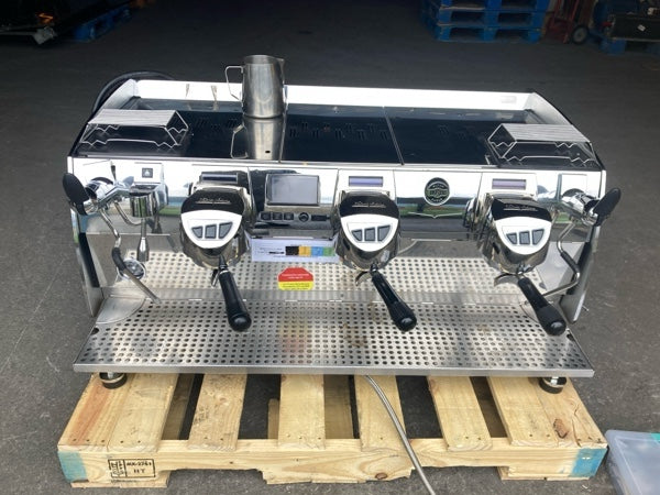 Nuova Simonelli VA388 Espresso Machine - 3 Head