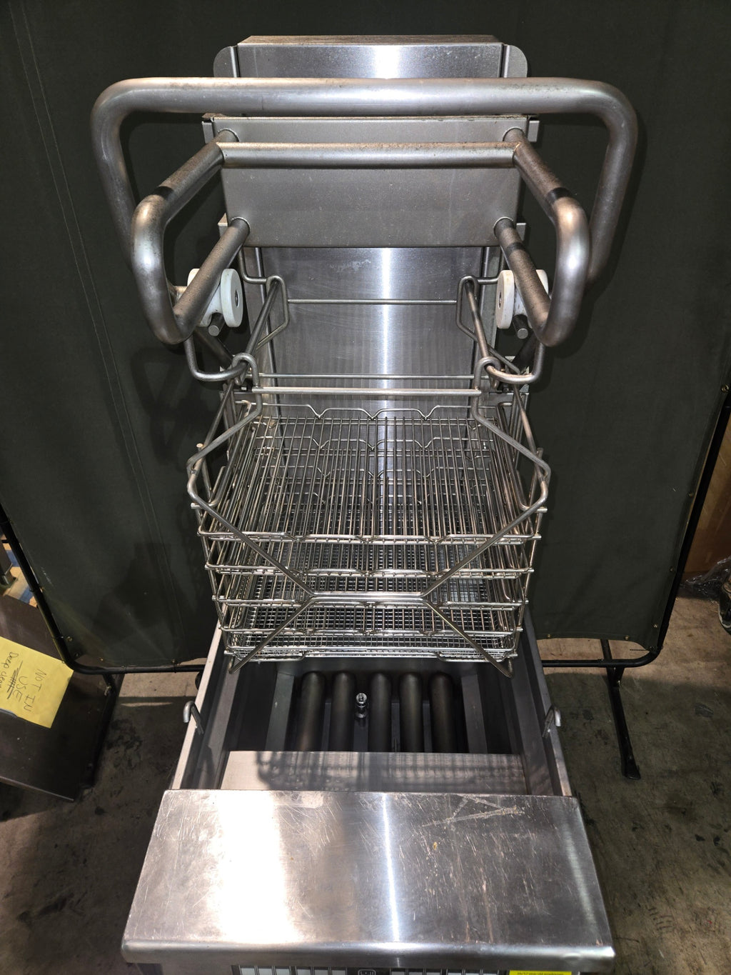 Pitco SFSGLVRF Solstice 76 lb. Reduced Oil Volume / High Output Liquid Propane Rack Floor Fryer
