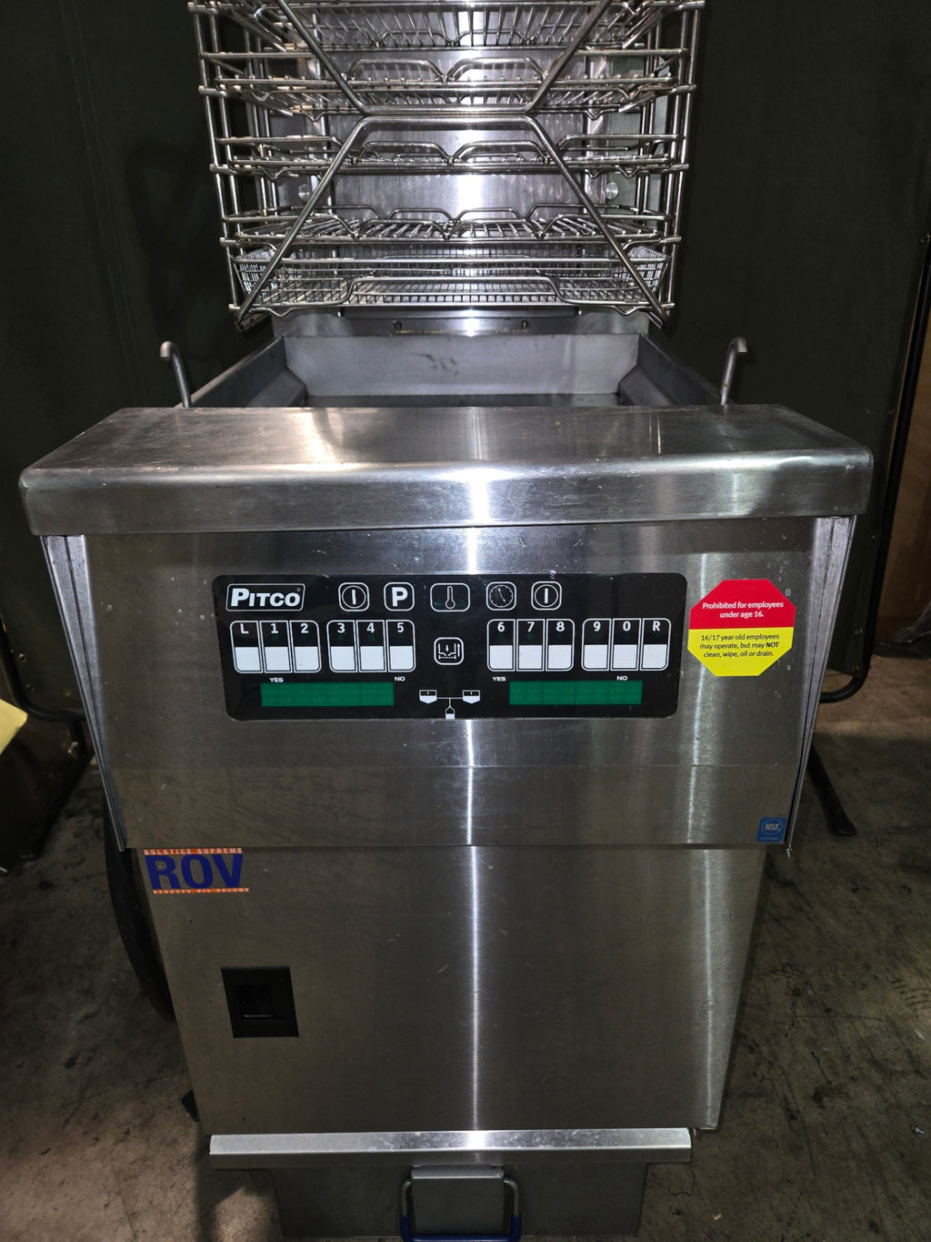 Pitco SFSGLVRF Solstice 76 lb. Reduced Oil Volume / High Output Liquid Propane Rack Floor Fryer