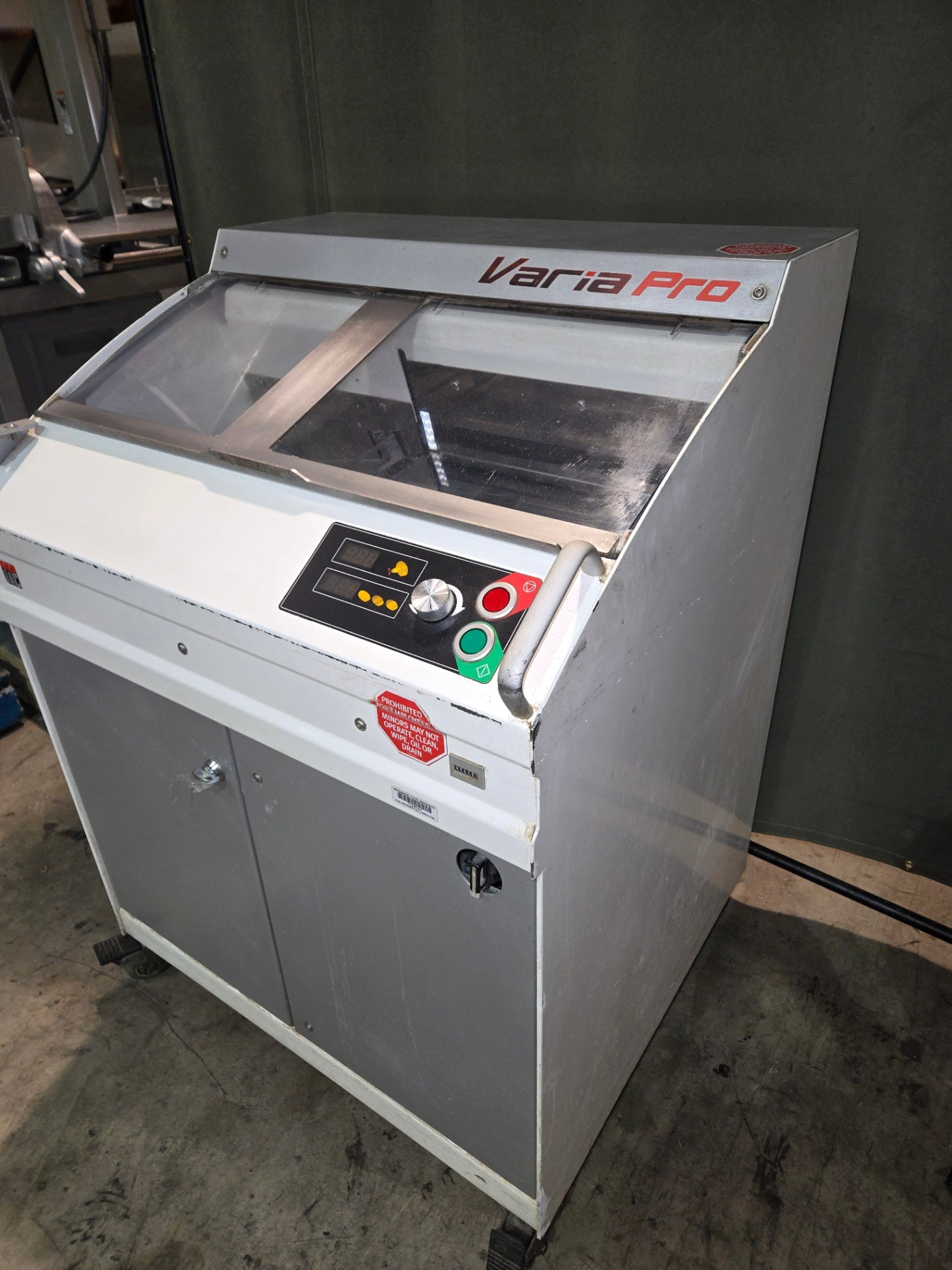 Varia Pro VPL 800 Commercial Bread Slicer