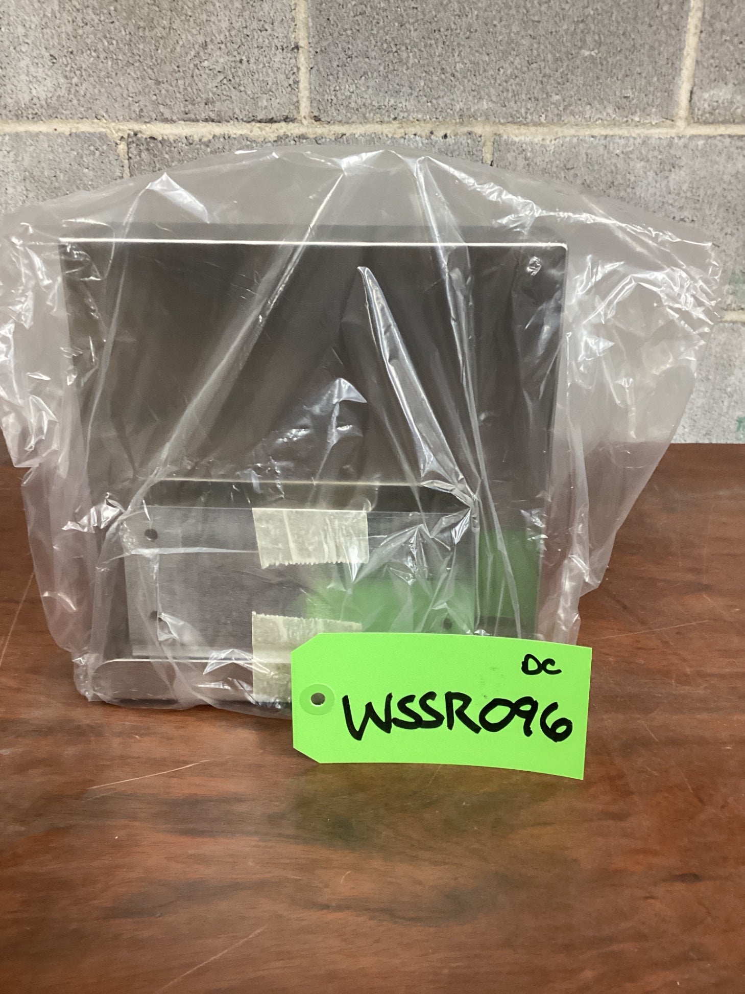 New Wasserstrom D5980162 MFB Frozen Fry Skimmer Holder